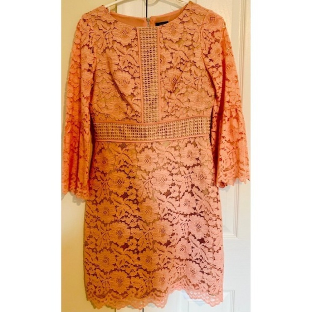 Vince Camuto Pink Floral Lace Bell Sleeve Sheath Dress $110 retail Size 4